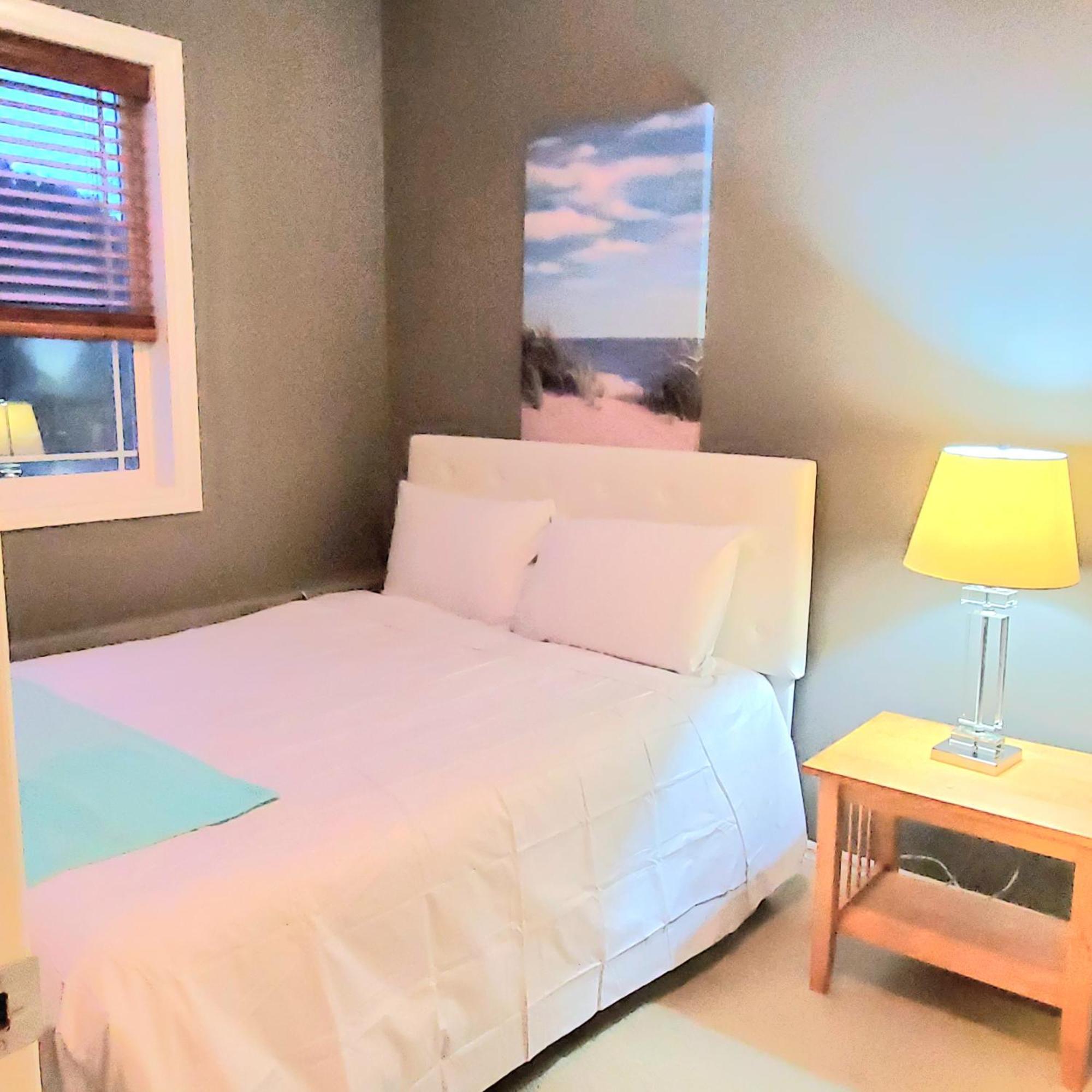 Private 2 Bedrooms Suite Near Hwy 1, Cultus Lake, Heritage Park, Fishing, Coliseum Chilliwack Quarto foto