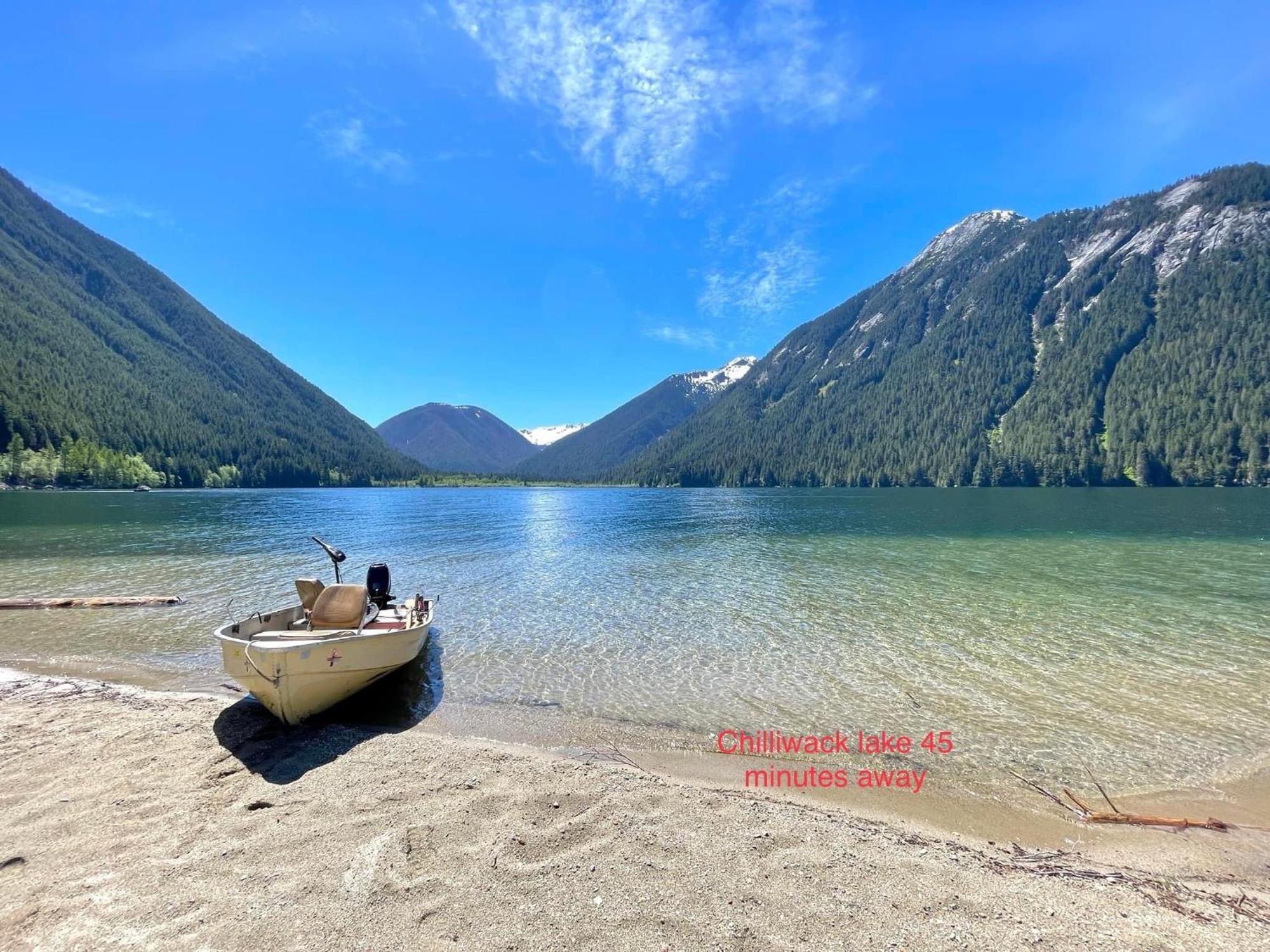 Private 2 Bedrooms Suite Near Hwy 1, Cultus Lake, Heritage Park, Fishing, Coliseum Chilliwack Exterior foto